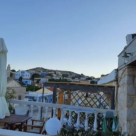 Dolphins Maisonette * Chalki Town